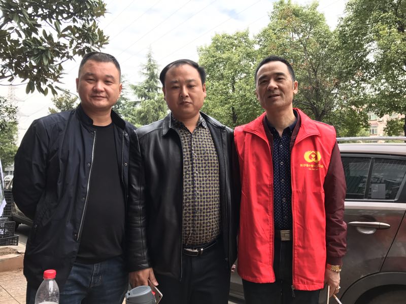 会长亲切合影